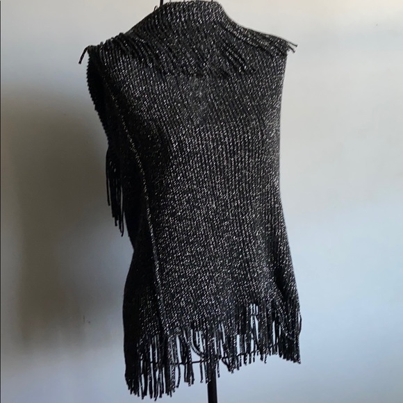Black and Silver shawl top - Picture 3 of 7